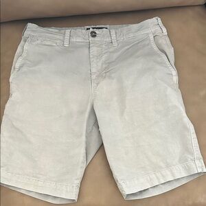 Men's American Eagle classic khaki shorts